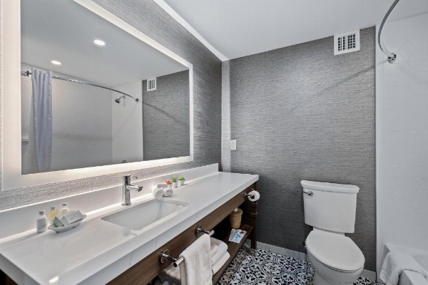 John Carver Inn & Spa image 8